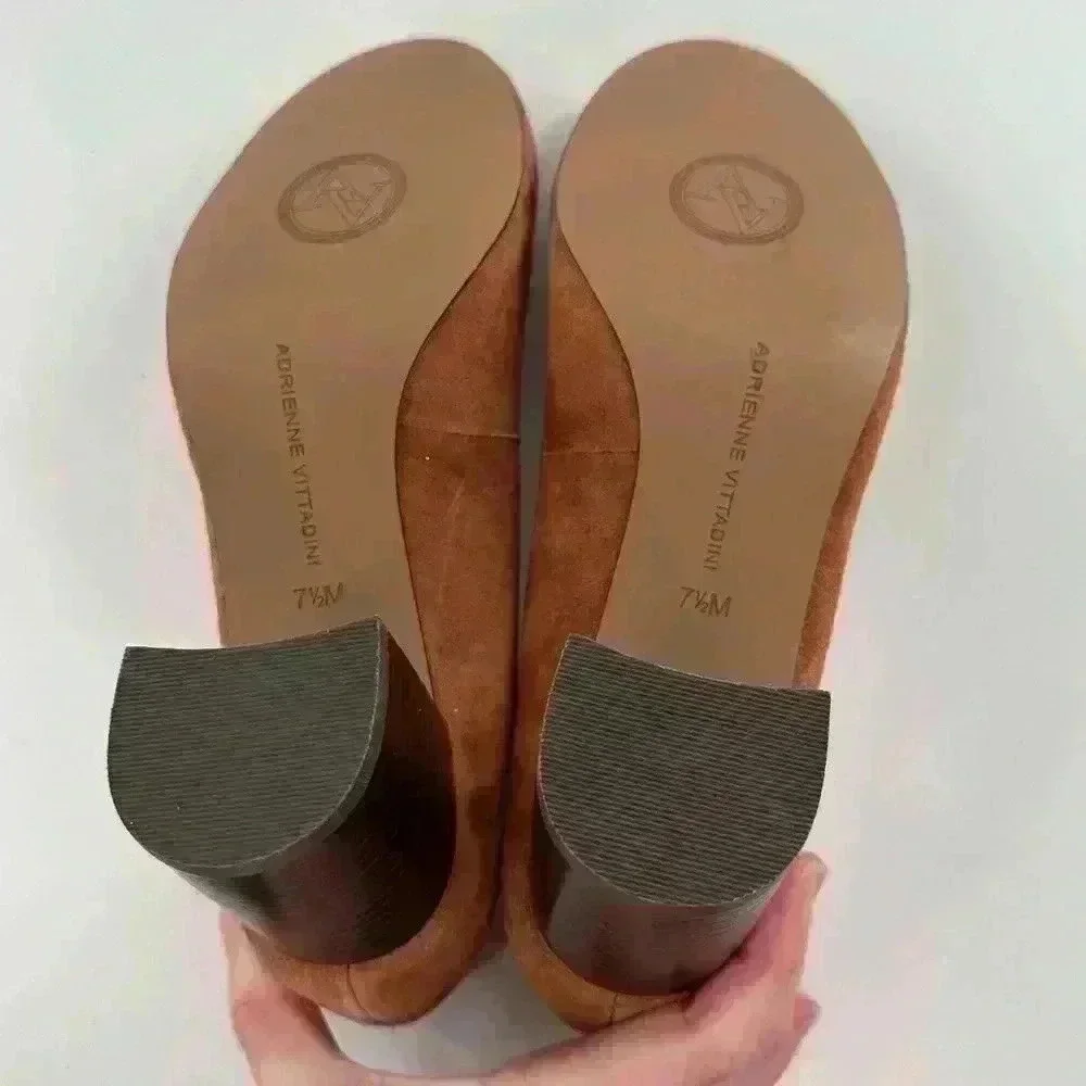 Adrienne Vittadini womens heels size 7.5 burnt orange suede round toe career